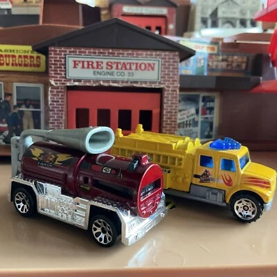 Matchbox Lote de 2: Extintor 2003, Bomba Internacional Amarilla 1998 De Colección Foto 1 de 4