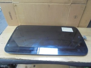 MITSUBISHI DELICA STARWAGON L300 1991 NSR PASSENGER REAR QUARTER WINDOW GLASS - Picture 1 of 12