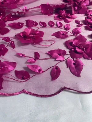 Fuchsia 3d 花卉刺绣珍珠网纱蕾丝波浪织物按码 54 英寸宽 — 第 1/4 张图片