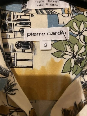 Vintage 1980s Pierre Cardin Coral Coast  Button Up Short Sleeve Shirt SIZE SMALL - Image 1 of 4
