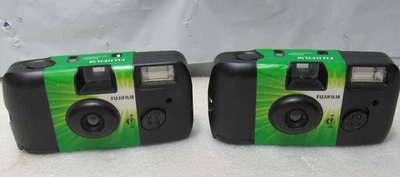 2 Vintage FUJIFILM QuickSnap Flash Camera 54 Exposure New Exp 2014 2015 (V51M) - Image 1 of 4