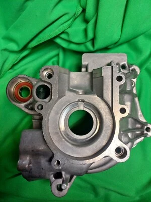 CARTER MOTORE SX LATO VOLANO YAMAHA CRZ 50 1991 1995 ORIGINALE NUOVO - Immagine 1 di 4