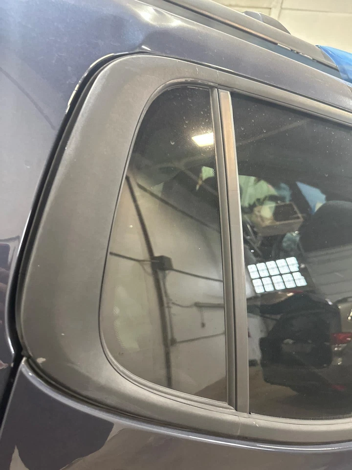 17 18 19 20 21 22 23 GMC ACADIA Rear Vent Glass/window Right - Image 1 of 1