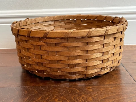 Antique Late 1800s Round Nantucket Basket 12” Across 5"H Patina Cover