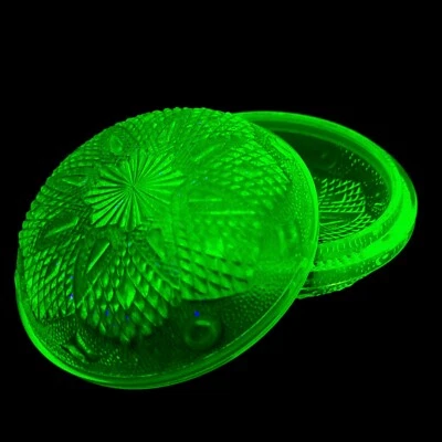 Caja de vidrio vaselina uranio Art Deco coleccionable joyero de vidrio amarillo Foto 1 de 4