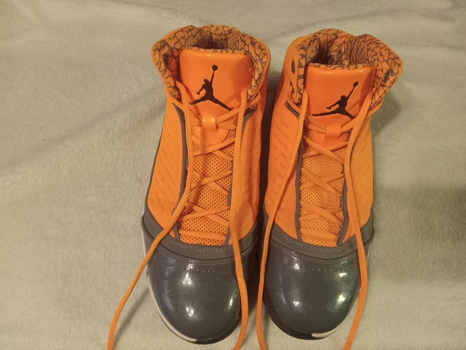 Jordan B'Mo Mo Naranja Carbón Talla 8.5 Foto 1 de 4