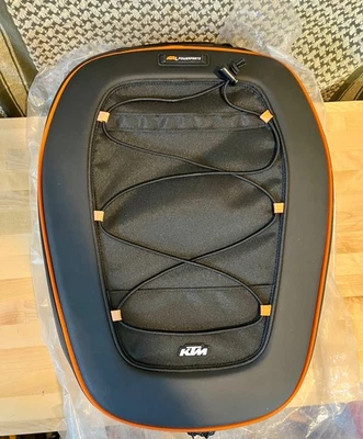 BOLSA TRASEIRA KTM 24L ADV/SA/DUKE/ENDURO/SMC R 2017-2025 - Imagem 1 de 4