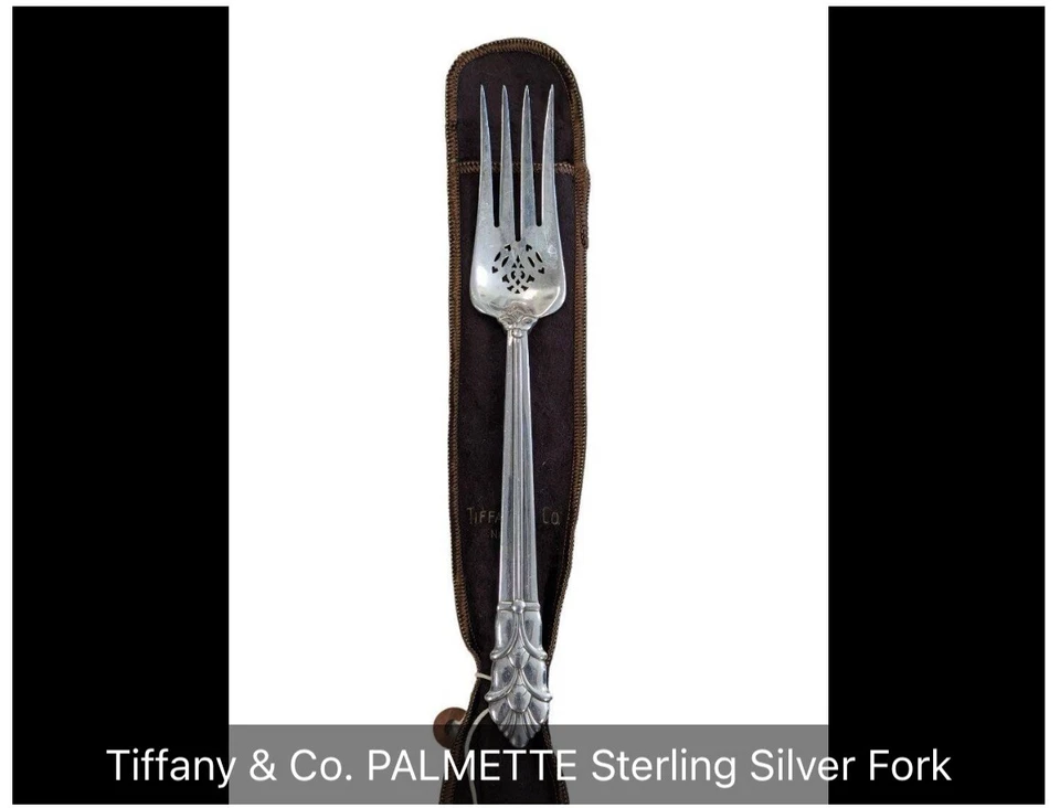 "Tenedor para servir Tiffany & Co Palmette de plata de ley trabajo abierto 11"" de largo 0,21 libras"   Foto 1 de 4