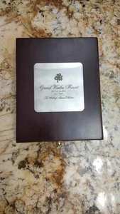 Sammlerstück Klapp Holzkiste Waldorf-Astoria Collection Maui Hawaii - Bild 1 von 6