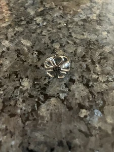 Anello CTR fiore tono argento misura 7 - Foto 1 di 4