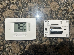 Braeburn 1220 nicht programmierbarer Thermostat 2 Stufen 18 bis 30vac - Bild 1 von 2