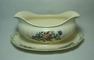VILLEROY & BOCH ALT STRASSBURG FIXED GRAVY BOAT & STAND IN EXCELLENT CONDITION - Picture 1 of 3