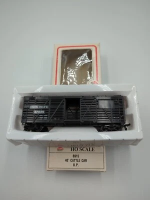Model Power HO Union Pacific 47029 Stock Cattle 40' Freight Car 6915 in Box - Image 1 of 4