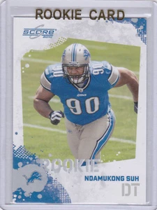 Ndamukong Suh RC 2010 Score Football Rookie Card NEBRASKA DETROIT MIAMI DOLPHINS - Foto 1 di 2