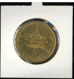 1988 Australia Mint 1st QE2 $5 Coin issued New Federal Parliament in Card Holder - Picture 1 of 3