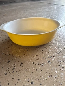 Vintage PYREX 045 Mustard YellowOval Casserole Dish No Lid 2 1/2 Qt - Picture 1 of 5