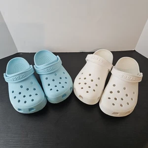 Crocs Kinder Classic Clog 2er Set blau-weiß Größe Mädchen 6 Jungen 4 Knöchelriemen - Bild 1 von 13