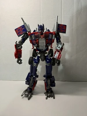M01 Commander Deformation Era (optimus prime) Robot Figure - Image 1 of 4
