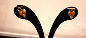VTg Black Hills Gold Grape Cluster 14k .65 Grams Two Tone Stud Earrings - Picture 1 of 7