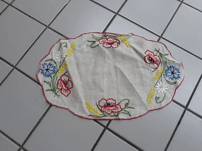 Napperon brodé Fleuri Toile de Lin Ancien SF - Photo 1/4