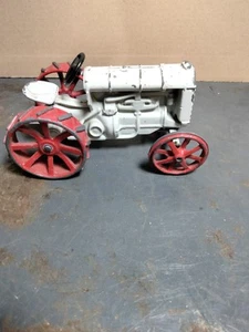 ERTL Antique Fordson Model F Tractor Diecast 1/16 Scale Metal Toy Die-Cast - Picture 1 of 5
