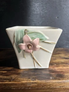A Brilliant Vintage Art Deco1940’s McCoy Blossom Time Dogwood Planter White. - Picture 1 of 13