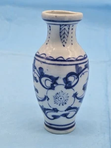 Small Hand Painted Blue & White Bud Vase Floral 4"***56-15 - Picture 1 of 8