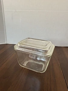 Plato refrigerador vintage Pyrex Fridgie 501-B con tapa acanalada 501-C vidrio transparente - Imagen 1 de 8