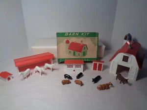 PLASTICVILLE GRANERO VINTAGE, EDIFICIOS Y ANIMALES. - Imagen 1 de 9