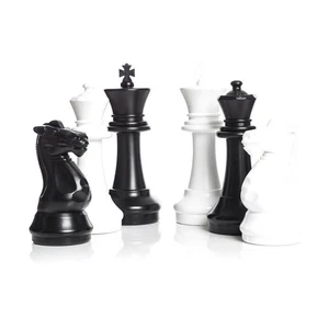 Riesiges Kunststoff Schachspiel mit einem 16" König - Outdoor Schachspiel - Bild 1 von 8