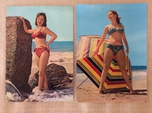 2 CARTOLINE GIGANTI ATTRICI PIN UP IN COSTUME BAGNO ANNI '50 '60 - Imagen 1 de 1