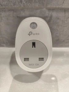TP-Link HS100 Voice Controled Remote Access Wi-Fi Smart Plug Kasa - Picture 1 of 5