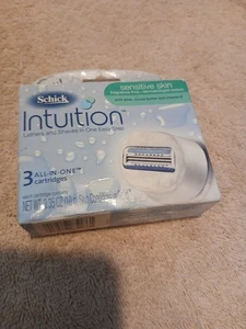 NOS Vintage 2003 Schick Intuition Sensitive Skin 3 Cartucce Ricarica 3 Lame Nuove - Foto 1 di 4