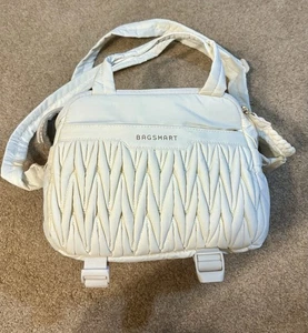 BAGSMART Portable Small Camera Sling Bag - NEW - Picture 1 of 9