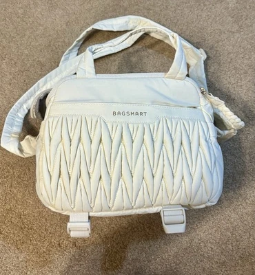 BAGSMART Portable Small Camera Sling Bag - NEW - Image 1 of 4