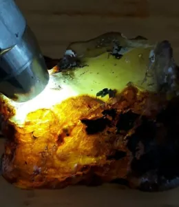 Ciondolo naturale pietre baltiche grezze giallo ambra bianco 120 g paesaggio reale opaco - Foto 1 di 14