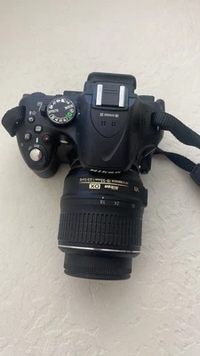 Kit Nikon D5200 18-55 VR. Excelente estado. Foto 1 de 4