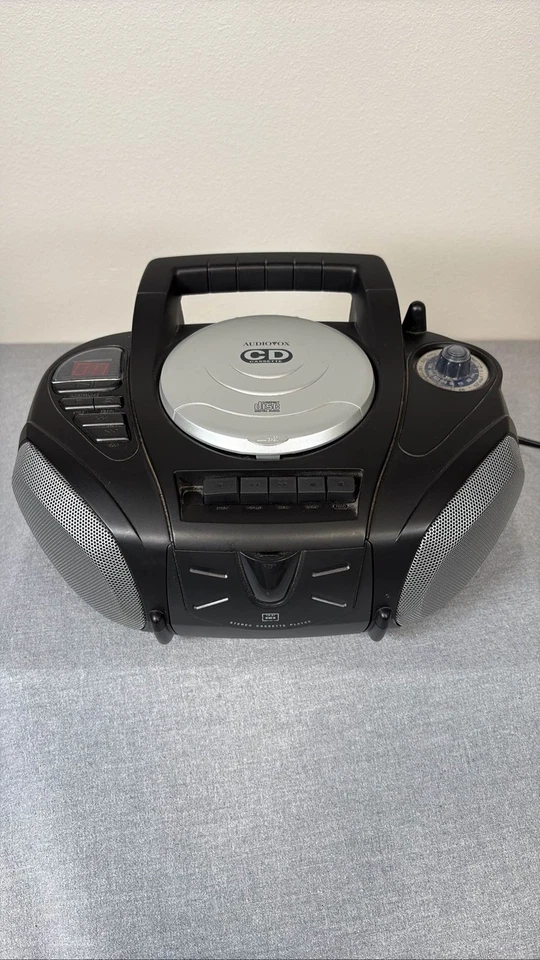 Rádio AM/FM Audiovox CD player cassete portátil Boombox - Imagem 1 de 4
