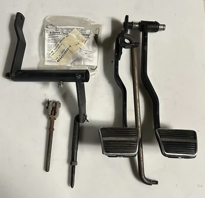 Chevrolet Chevelle 1966 1967 pedales de embrague barra en Z Pontiac GTO V8 SS fabricante de equipos originales de fábrica Foto 1 de 4