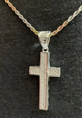 Cadena de cuerda tricolor 22” 14K/SS y colgante de cruz de plata de ley y circonita cúbica  Foto 1 de 4