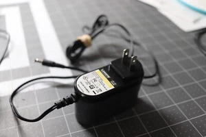 Genuine CISCO LINKSYS 12V Switching POWER SUPPLY AD12V/1A-SW - Picture 1 of 1