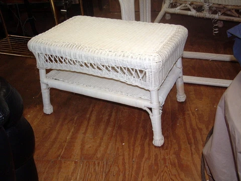 Vintage Wicker Vinyl Coffee Table 28 X 18 X 18, NICE Cover
