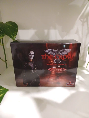 "The Crow" (Deluxe Two Figure Set) Mezco Toys 5 Points. "Brand New " (SEALED) Cover