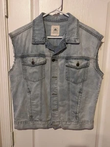Ripcurl Denim Jean Sleeveless Vest Jacket With Surfing Decal On Back Size Small - Picture 1 of 5
