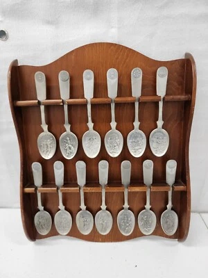 Collectible SPOON 13 Colonies COLLECTION Colonial State & Wood Display Rack - Image 1 of 4