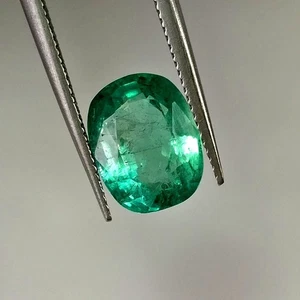Bellissimo cuscino smeraldo naturale 3,53 ct buon colore lucentezza pietra preziosa non trattata - Foto 1 di 4