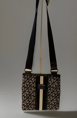 Bandolera/bolso de hombro Tommy Hilfiger a rayas para mujer usado en excelente estado Foto 1 de 4
