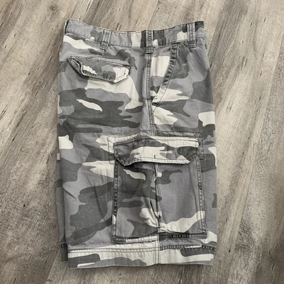 Mossimo Cargo Supply Camouflage Shorts Mens Sz 36 Green Camo Relaxed Fit Cotton - Image 1 of 4