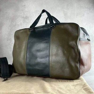 Bolso de Hombro BOTTEGA VENETA Intrecciato Mini Boston Cuero Verde Usado De JP Foto 1 de 4