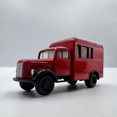 Camión de bomberos Magirus-Deutz modelo a escala 1/87 H0 Foto 1 de 4